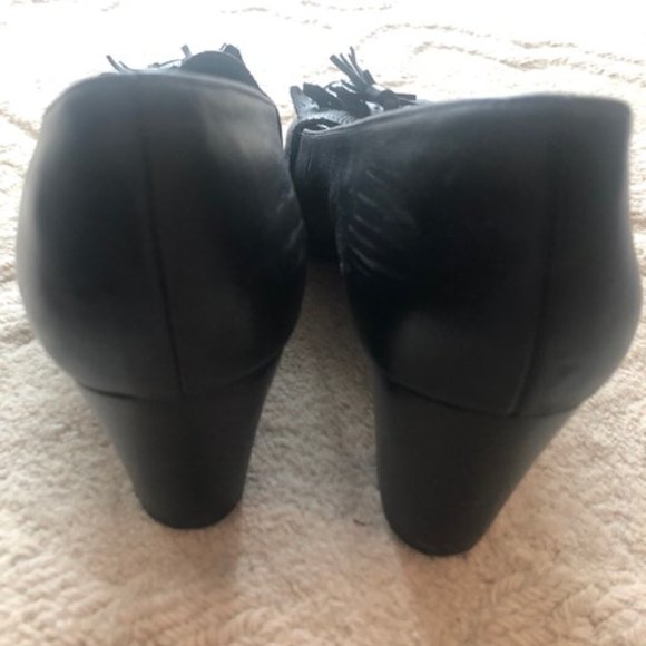 MADE IN SPAIN! Sexy black kitten heel (2") - Picture 1 of 3